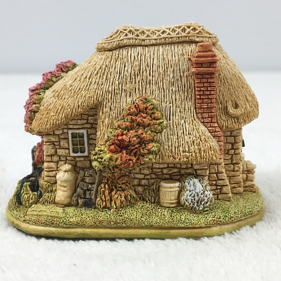 Vintage 2003 LILLIPUT LANE Where Sparks Fly (L2631) mini UK cottage collectable - Picture 3 of 13